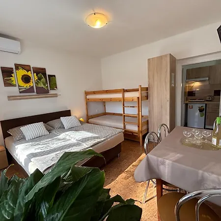 Apartmanovy Dom Grand * Štúrovo