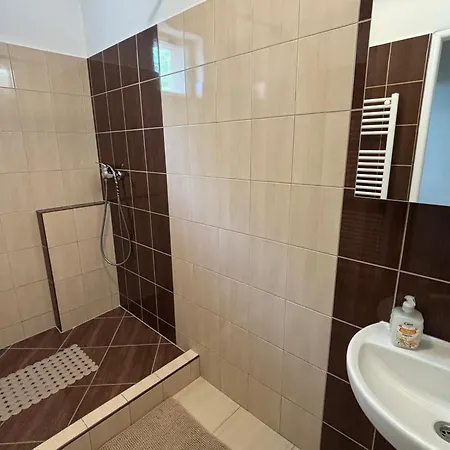 Apartmanovy Dom Grand Štúrovo