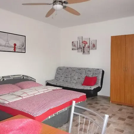 Apartmanovy Dom Grand בית אירוח *