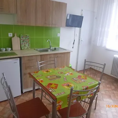 Apartmanovy Dom Grand Štúrovo